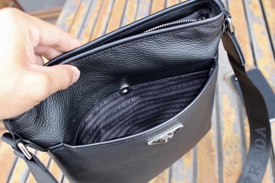 【 PRADA 公式 旗艦店】 プラダ ショルダーバッグ 当日出荷 好評に付き再入荷!25*17*5CM - 画像 (9)