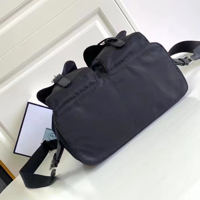 【PRADA 公式旗艦店】プラダ リュックサック当日出荷 好評に付き再入荷!32*30*15CM - 画像 (8)