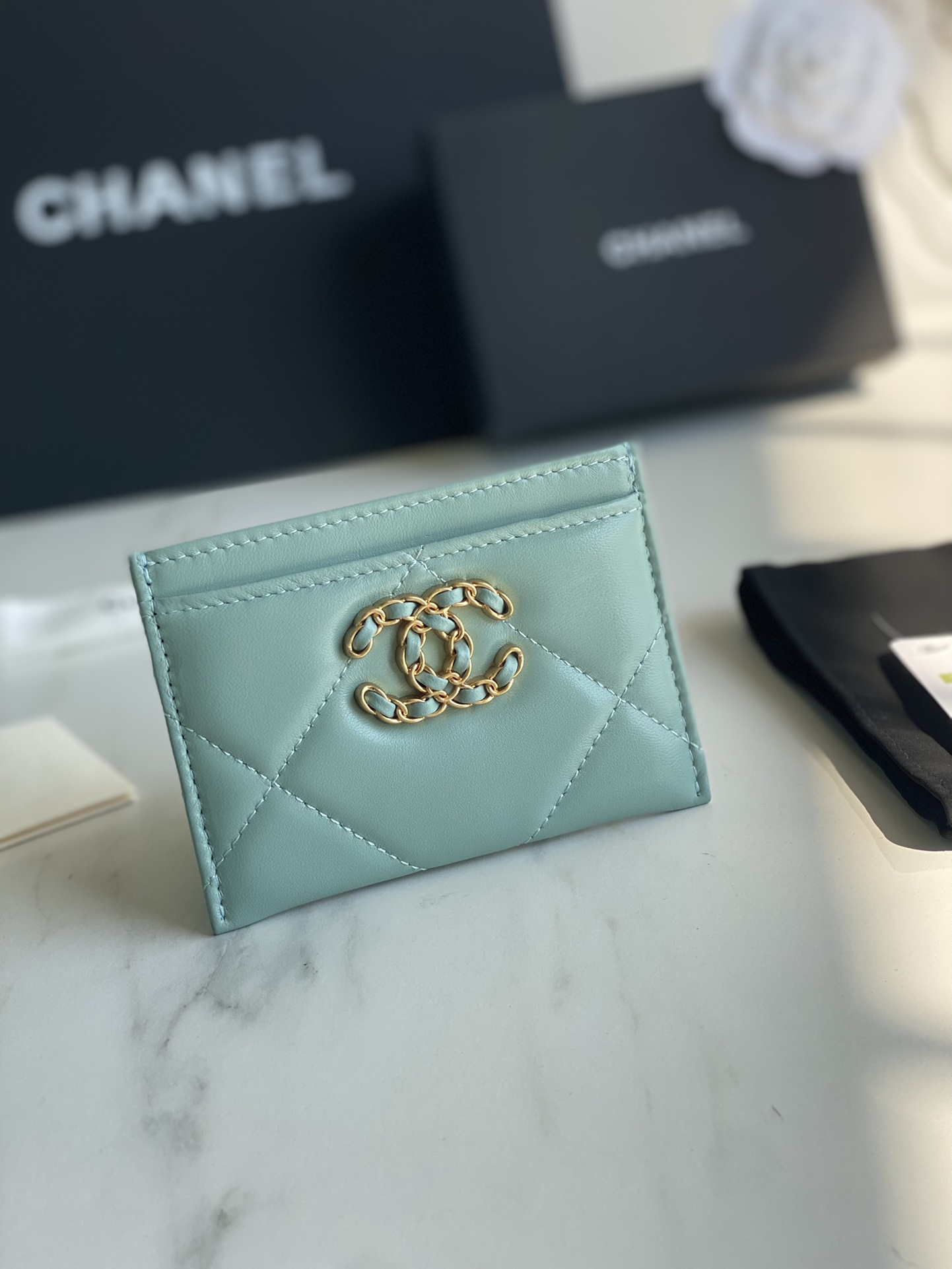 CHANEL 19 CARD HOLDER AP1167 - 画像 (10)