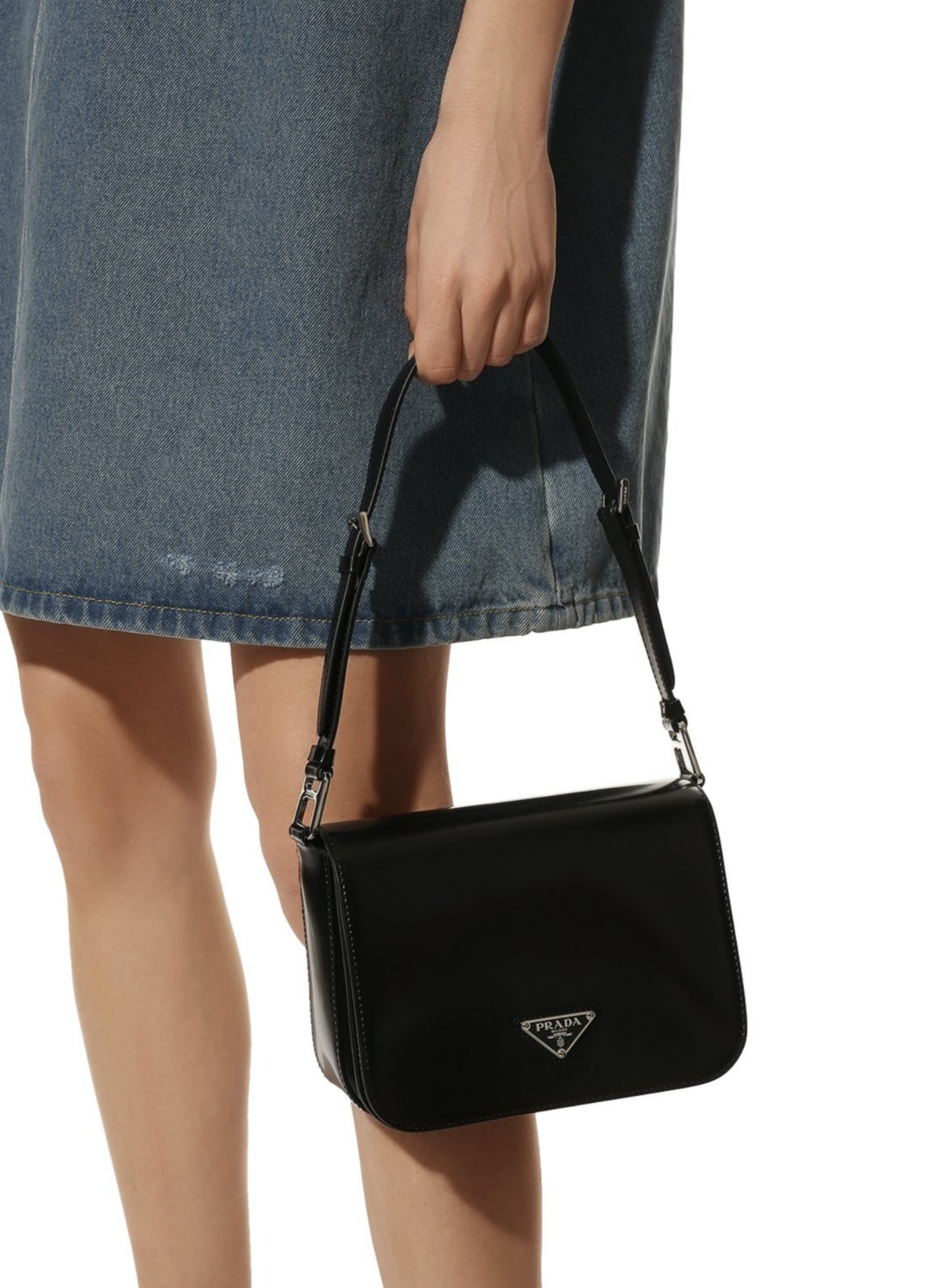 大人気!雑誌「VIVI」に掲載!藤田ニコルの愛用ブランドの新作バッグが掲載されたブラックレザーショルダーバッグ 大人の女性へ - 画像 (9)