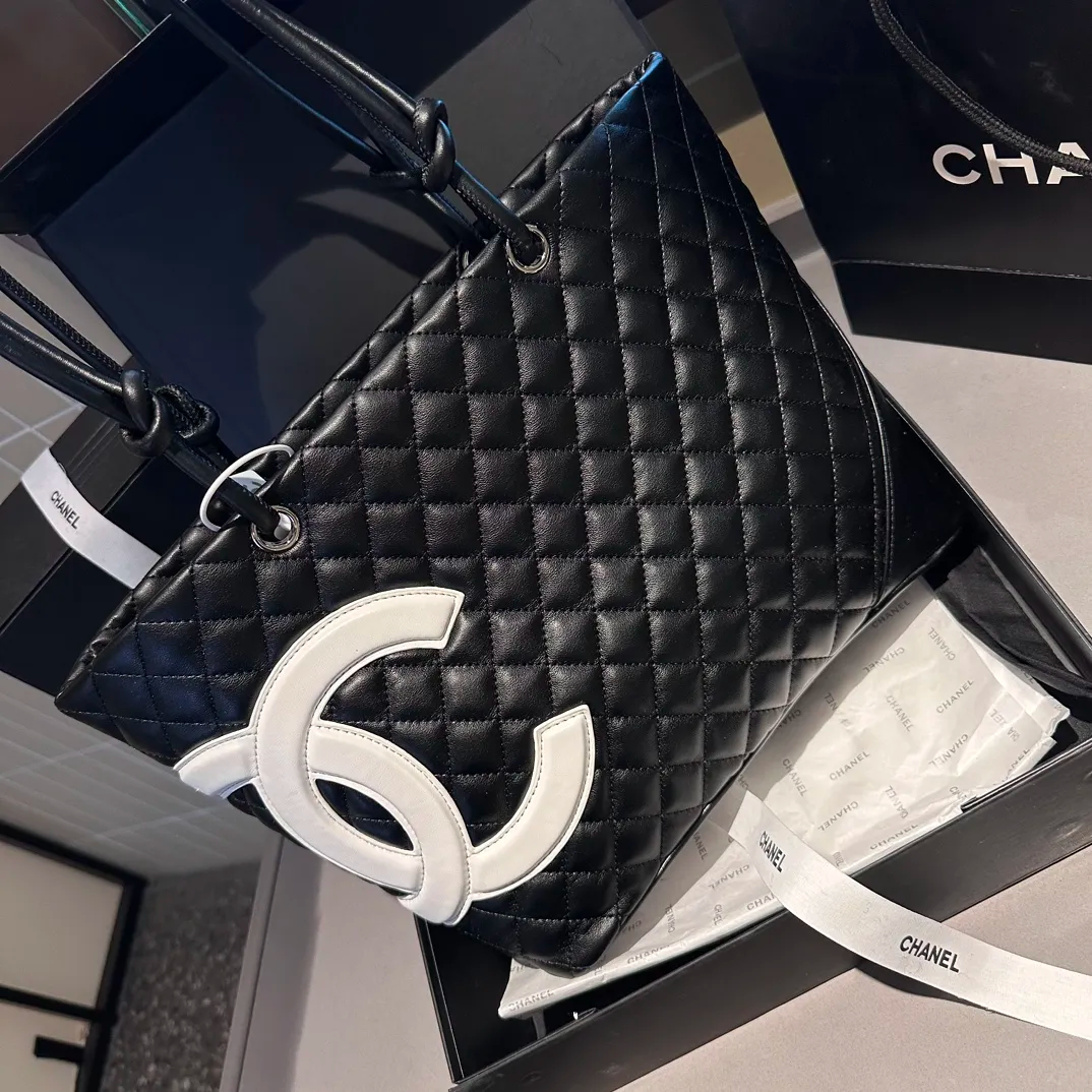 【トレンドのバイカラー♪】CHANEL シャネル ショルダーバッグ - 画像 (2)