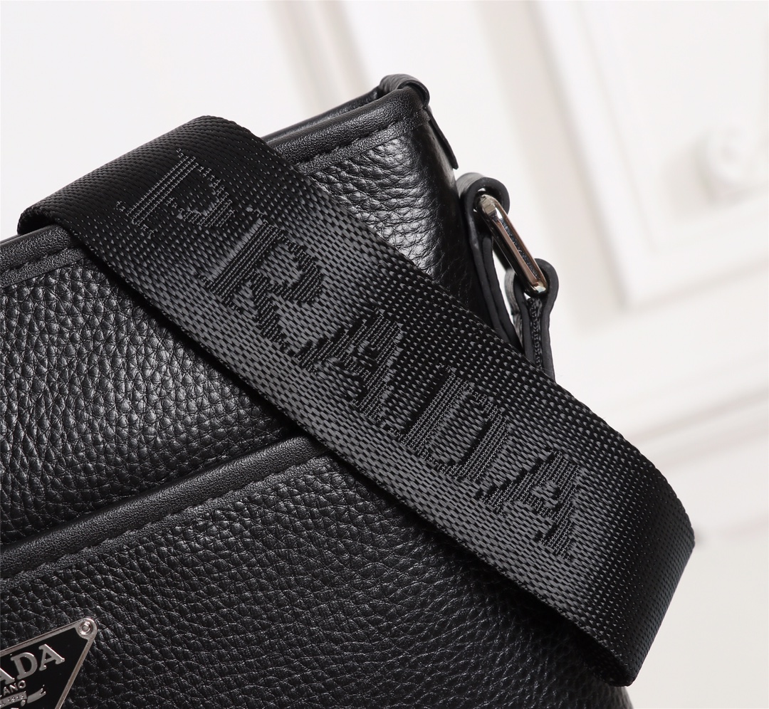 【PRADA 公式旗艦店】プラダ ショルダーバッグ 当日出荷 好評に付き再入荷!25*27*5CM - 画像 (5)