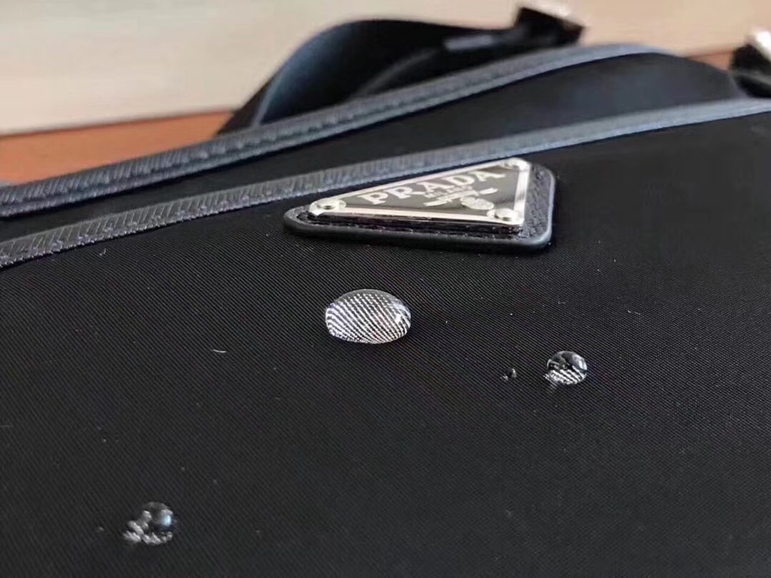 【PRADA 公式 旗艦店】プラダ 斜めがけバッグ 当日出荷 好評に付き再入荷!27*25.5*6CM - 画像 (5)