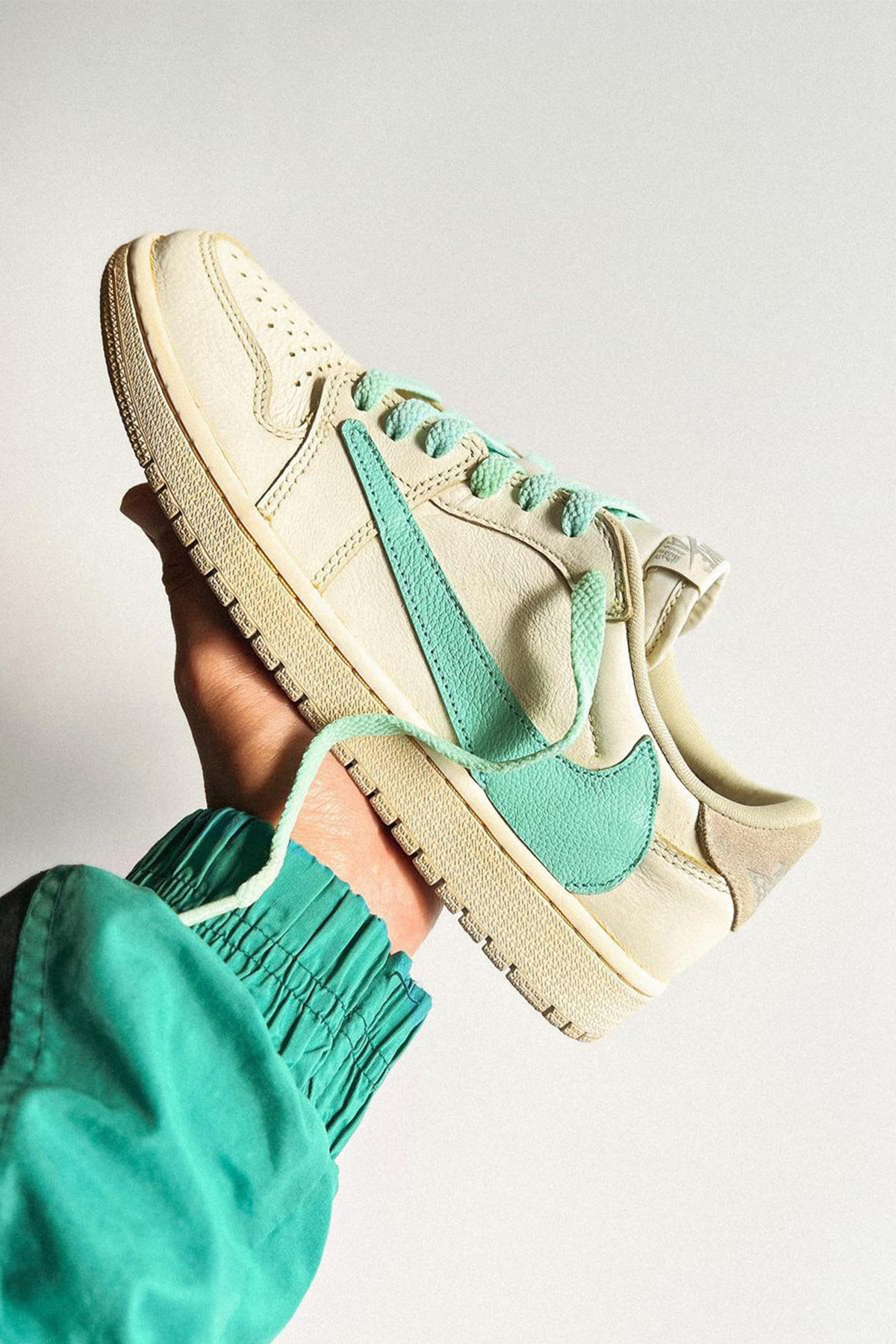 Travis Scott(トラヴィス・スコット)x Air Jordan 1 Low を“Tiffany & Co. - 画像 (4)