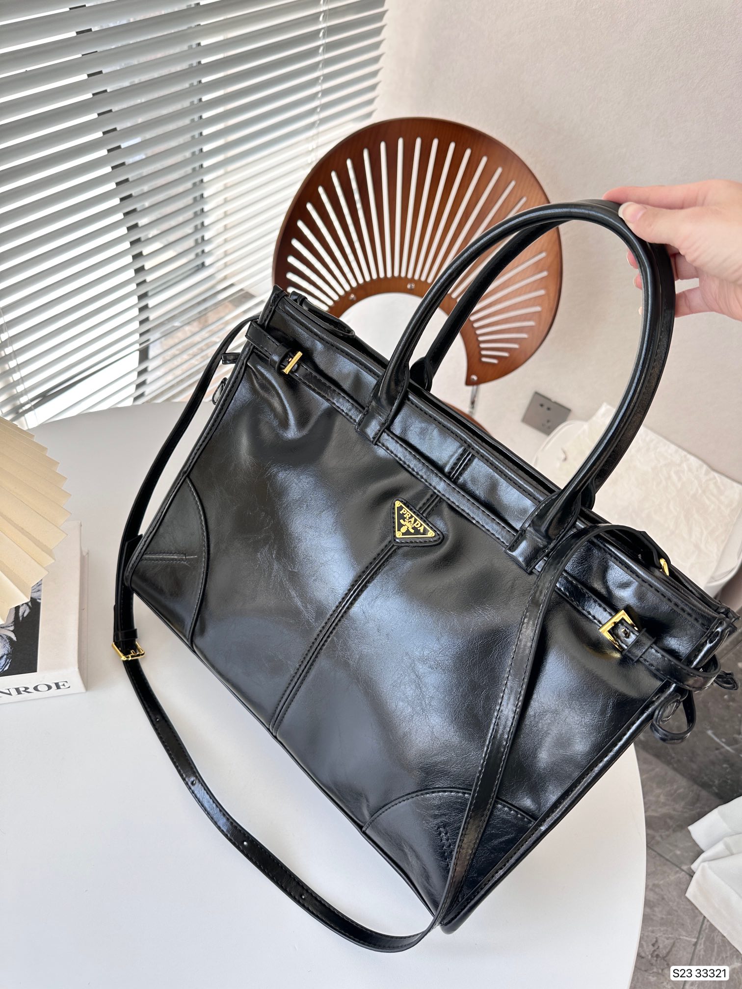 【PRADA 公式旗艦店】 プラダ 斜めがけバッグ当日出荷 好評に付き再入荷38*30CM - 画像 (4)