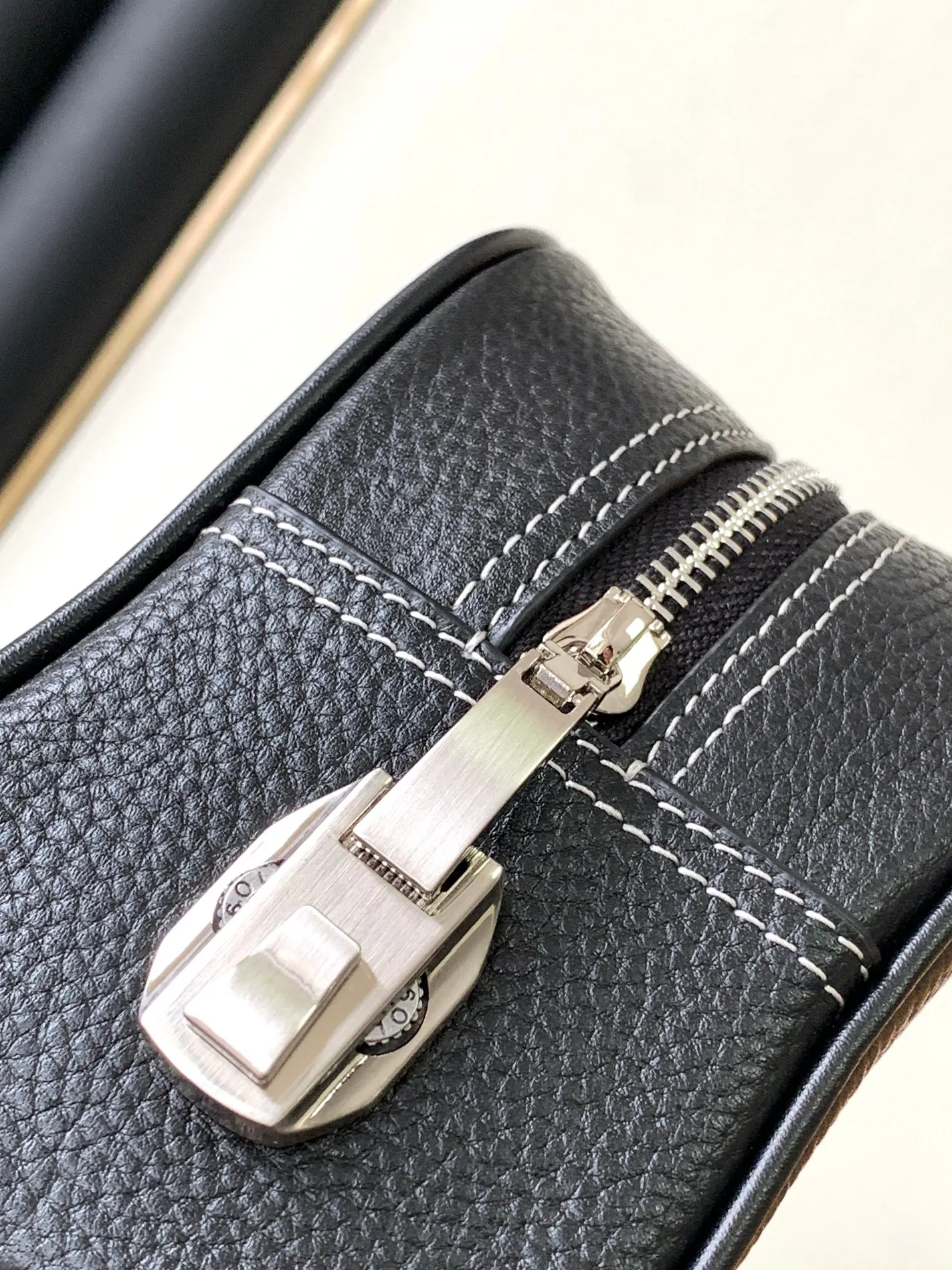【HERMES 公式旗艦店】エルメス クラッチバッグ 当日出荷 好評に付き再入荷!27*15*10CM - 画像 (9)