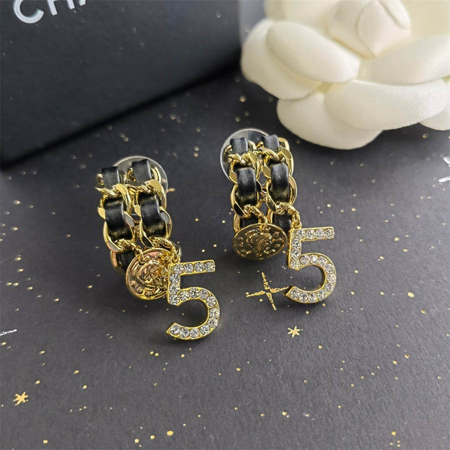 Chanel crystal diamond leather woven tag 5 letter earrings - 画像 (3)