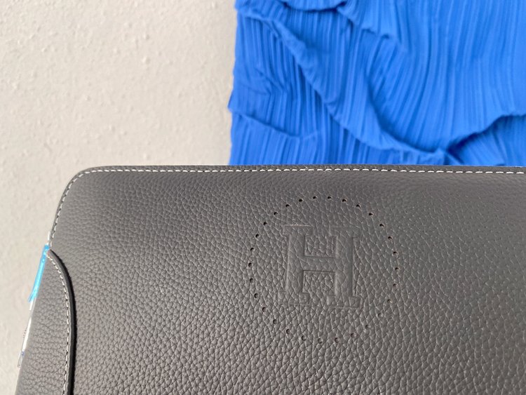 Hermes(エルメス) クラッチバッグ 28 x 17 cm - 画像 (9)