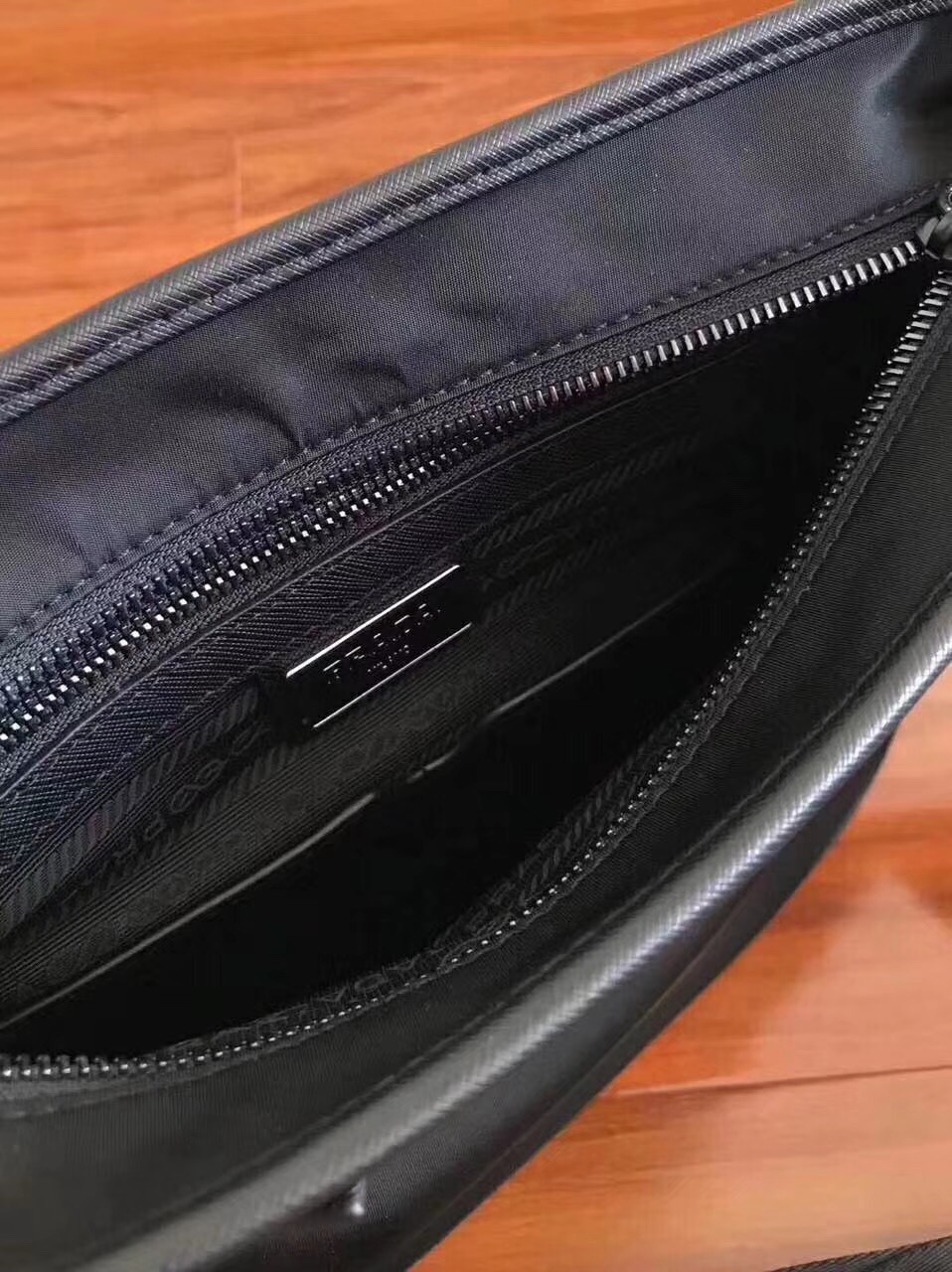 【PRADA 公式 旗艦店】プラダ 斜めがけバッグ 当日出荷 好評に付き再入荷!27*25.5*6CM - 画像 (9)