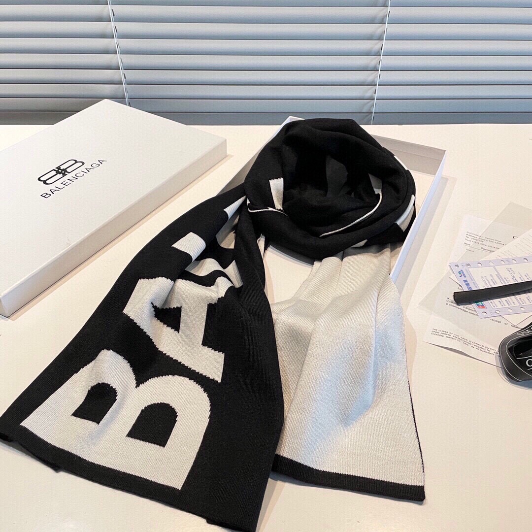 【BALENCIAGA バレンシアガ】スカーフ32*180CM - 画像 (2)