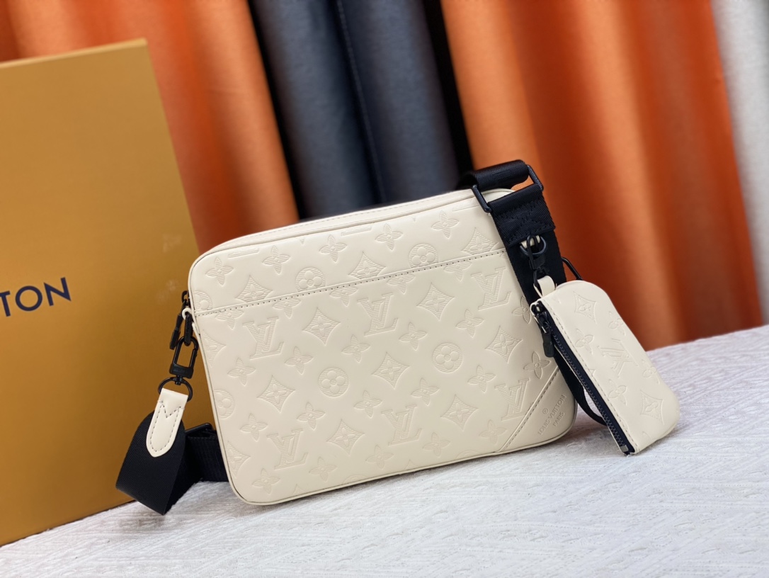 ★Louis Vuitton★フルレザー型押しメッセンジャーバッグ SPRINTER メッセンジャーバッグ M69827 M69443 - 画像 (10)