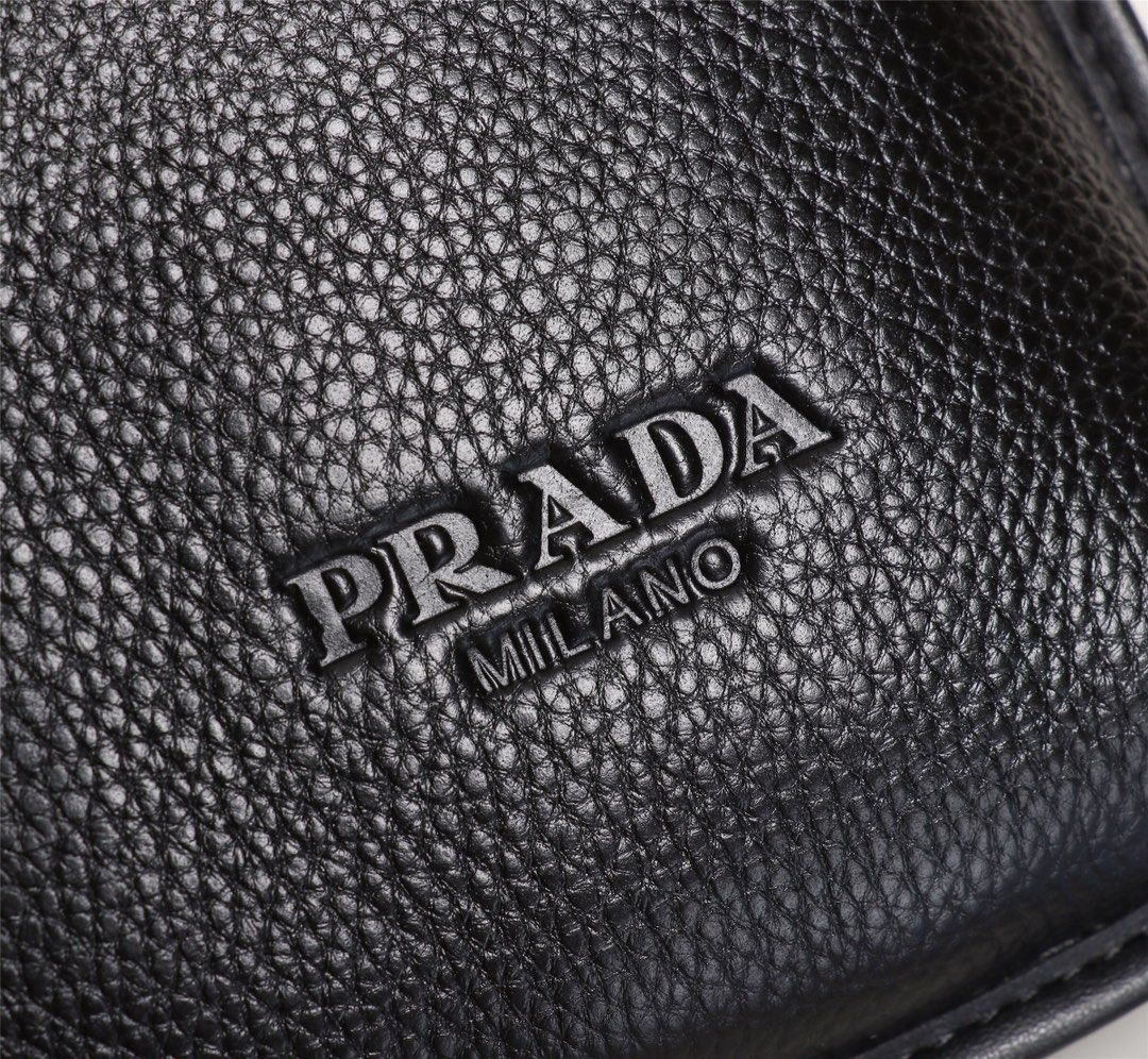 【PRADA 公式 旗艦店】プラダ 斜めがけバッグ 当日出荷 好評に付き再入荷!33*25*6CM - 画像 (4)