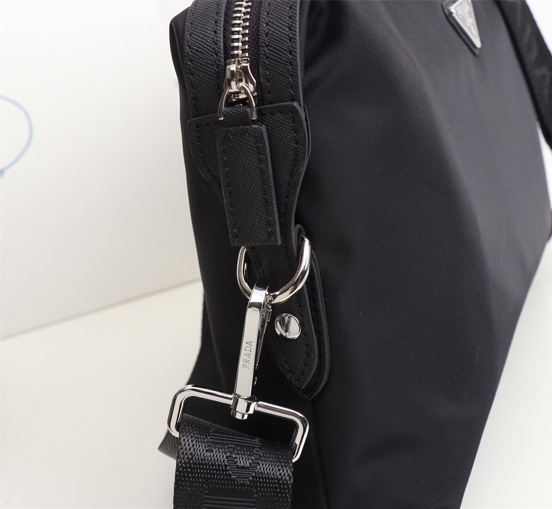 【PRADA 公式旗艦店】プラダ ショルダーバッグ 当日出荷 好評に付き再入荷!31*21*7CM - 画像 (5)