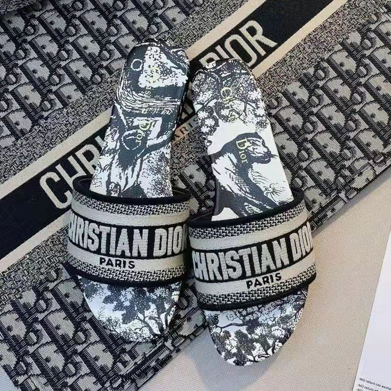 DIOR 人気サンダル