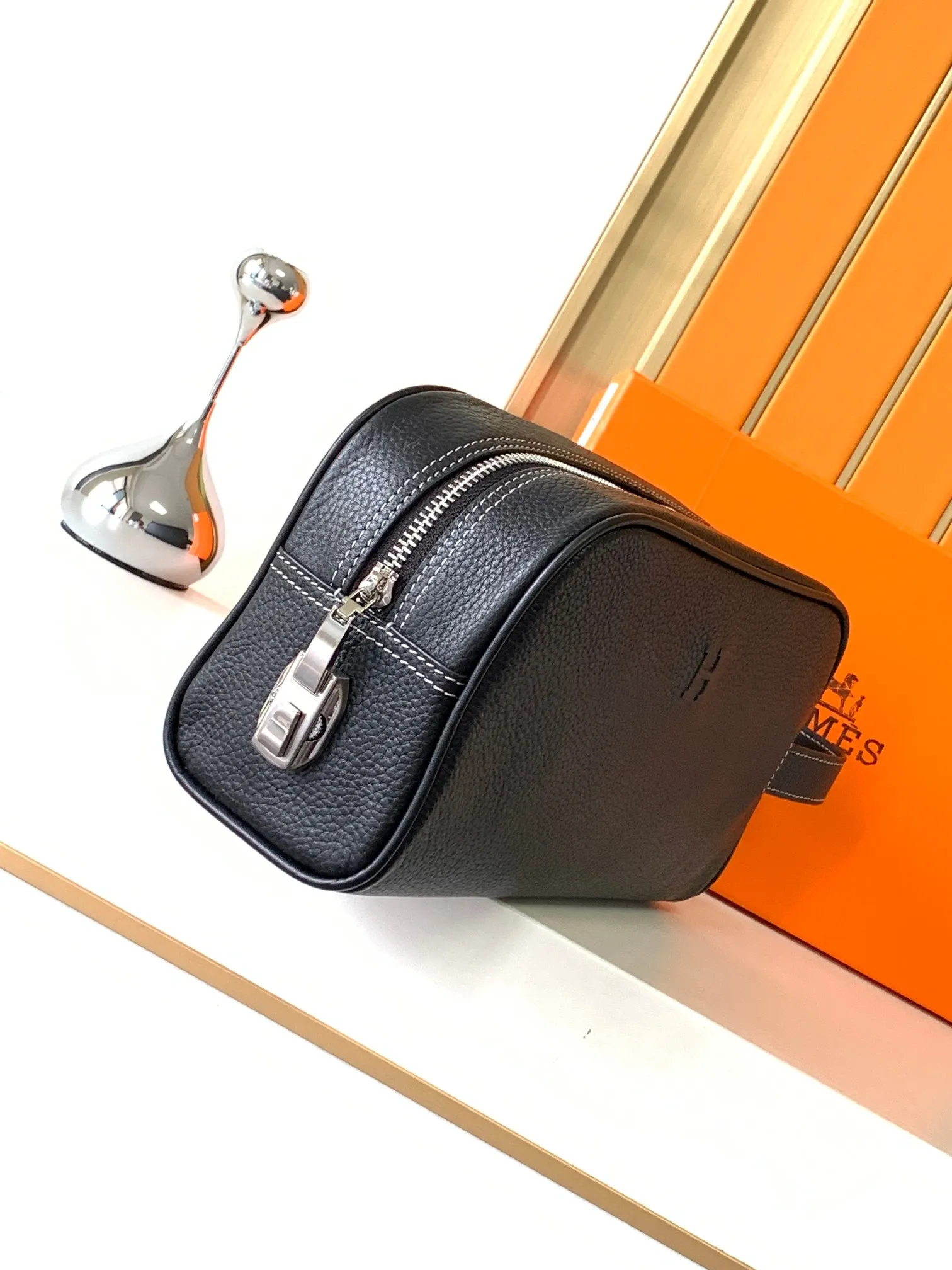 【HERMES 公式旗艦店】エルメス クラッチバッグ 当日出荷 好評に付き再入荷!27*15*10CM - 画像 (5)