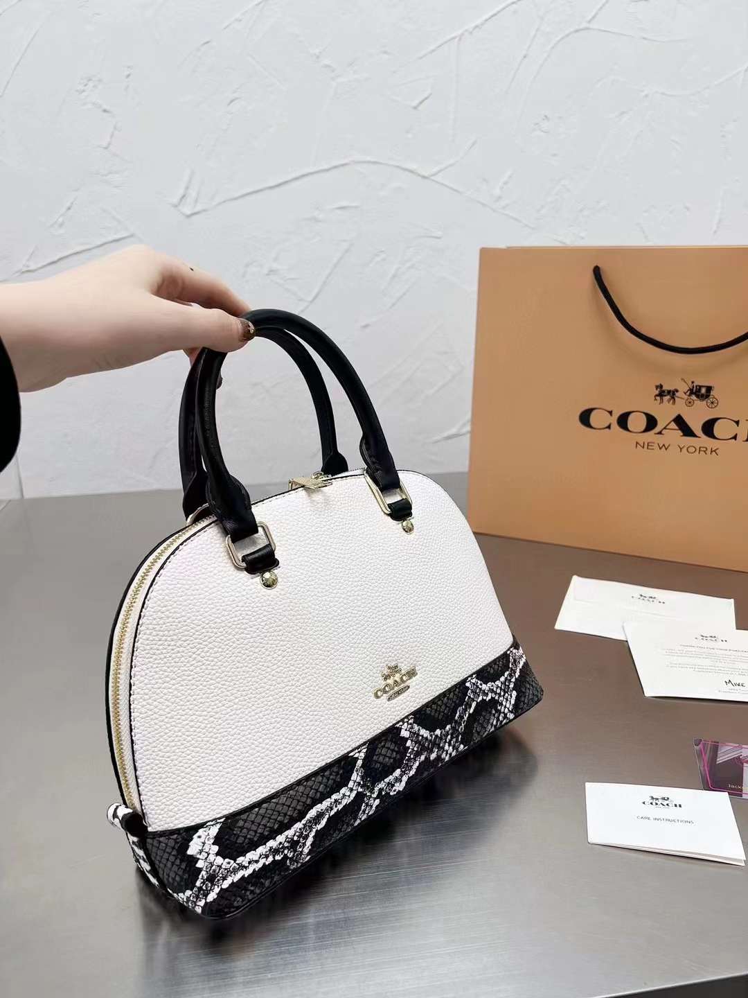 Coach コーチ メッセンジャーバッグ 26*19*10cm - 画像 (2)