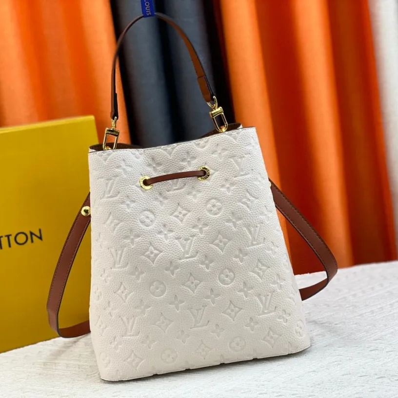 Louis Vuitton お洒落な【ネオノエバッグ MM】レザー 多用途 M45256 M45306 M44022 - 画像 (19)