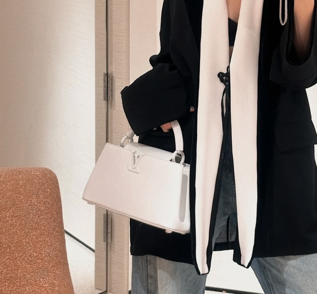 【スタイリッシュに♪】Louis Vuitton★カプシーヌ EW MM M23947 M23948 - 画像 (15)