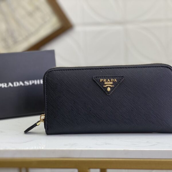 PRADA（プラダ） 財布19x12cm