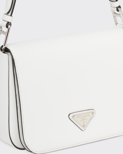 大人気!雑誌「VIVI」に掲載!藤田ニコルの愛用ブランドの新作バッグが掲載されたブラックレザーショルダーバッグ 大人の女性へ - 画像 (20)