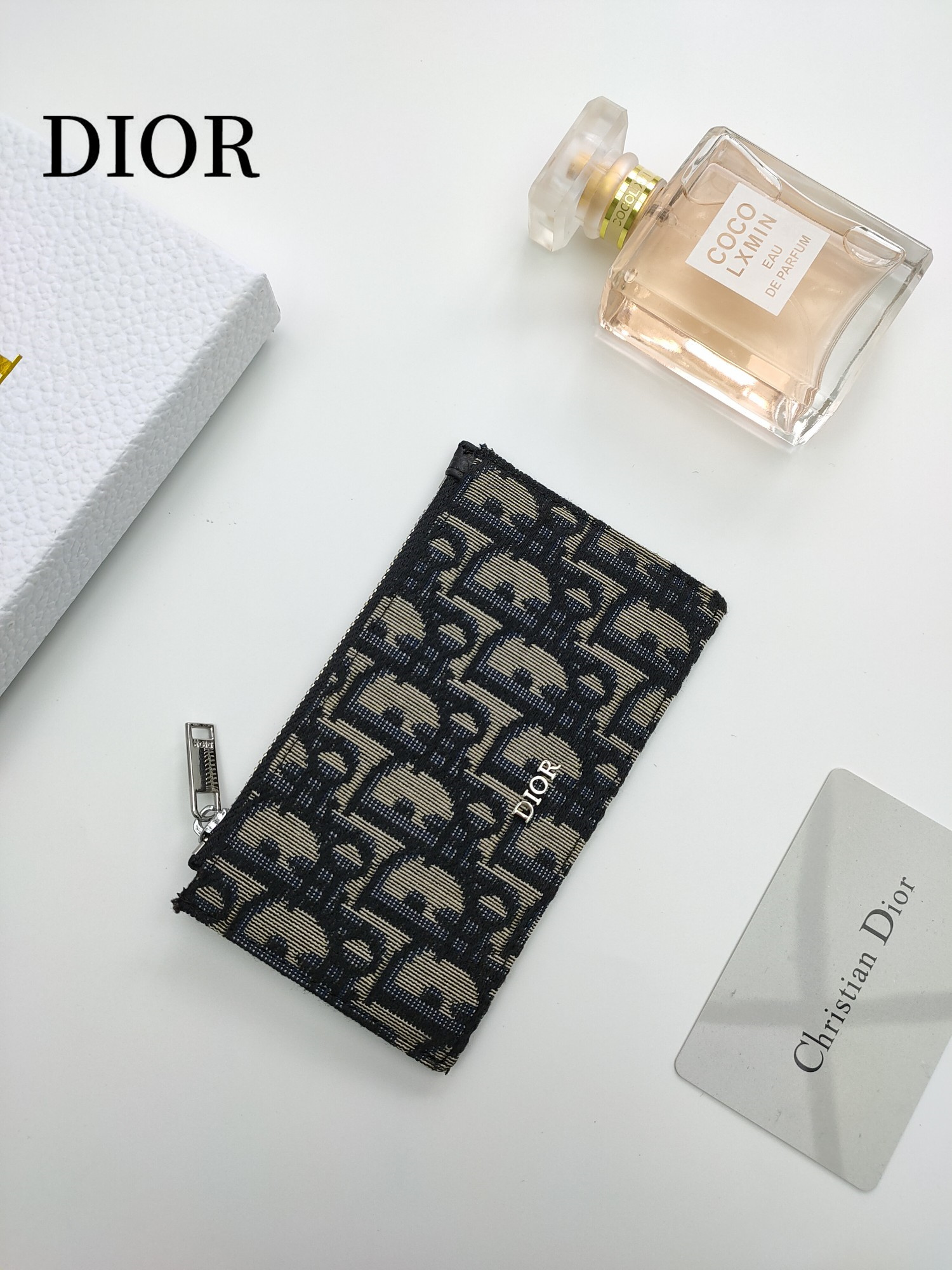 【DIOR 公式旗艦店】ディオール 財布 当日出荷 好評に付き再入荷!13.2*7.5CM