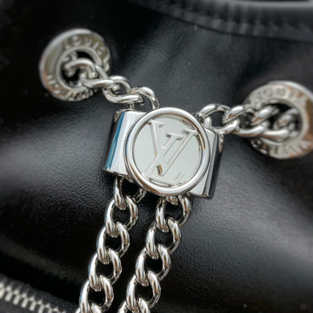 【LOUIS VUITTON】No Way Vibe バッグ – モードなエッジが効いた注目の新作 M14377 - 画像 (3)