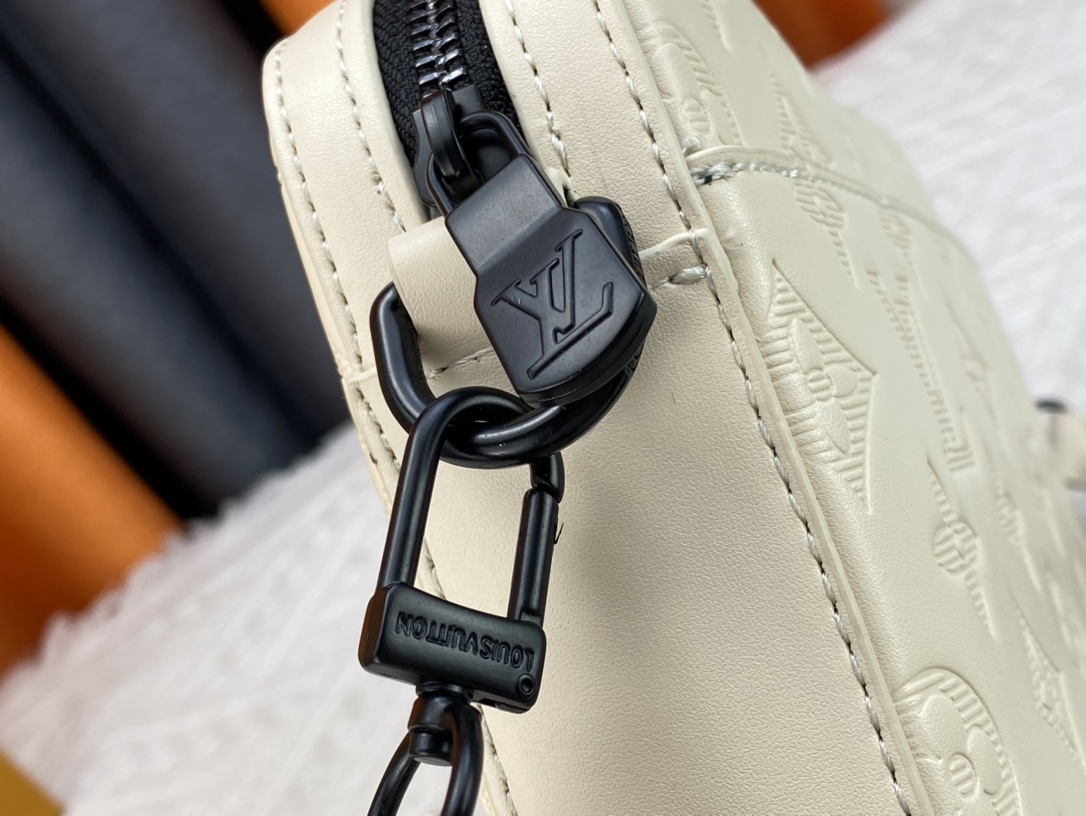 ★Louis Vuitton★フルレザー型押しメッセンジャーバッグ SPRINTER メッセンジャーバッグ M69827 M69443 - 画像 (15)