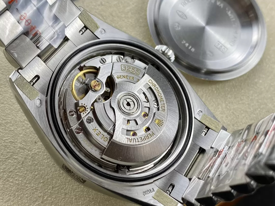 ロレックス デイデイト40 228239-0004 - 画像 (8)