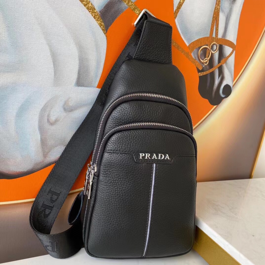 【PRADA 公式 旗艦店】プラダ 胸ポケット当日出荷 好評に付き再入荷!29*17*5.5CM - 画像 (4)