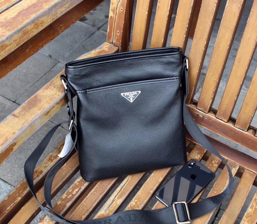 【 PRADA 公式 旗艦店】 プラダ ショルダーバッグ 当日出荷 好評に付き再入荷!25*17*5CM - 画像 (7)