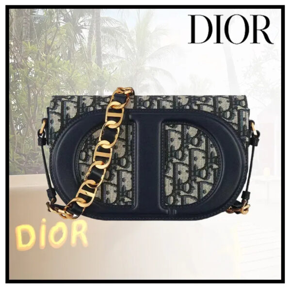 【DIOR】CD SIGNATURE バッグ【2023新しい商品】