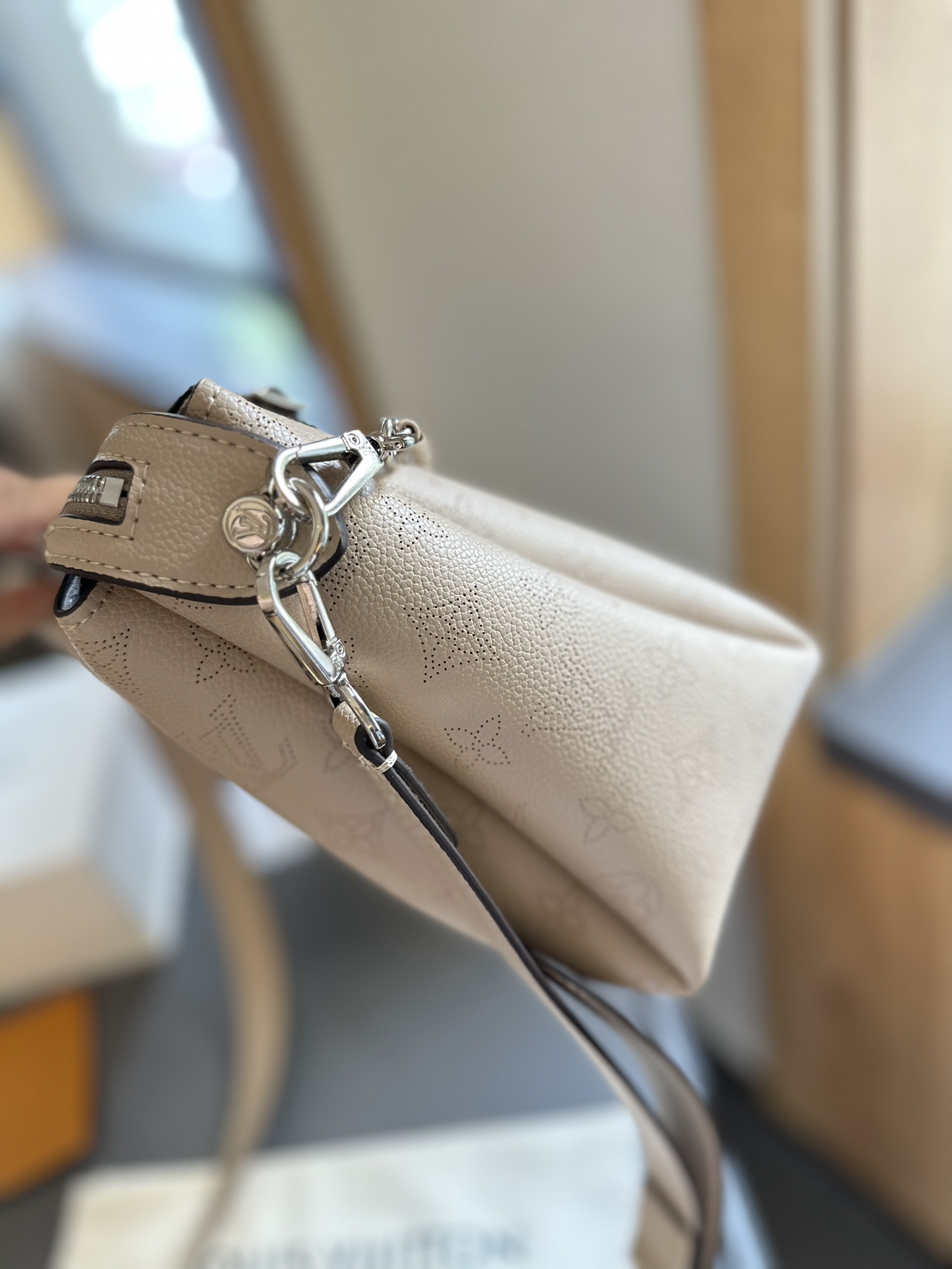 Louis Vuitton◇Lv ベラ トートバッグ - 画像 (15)