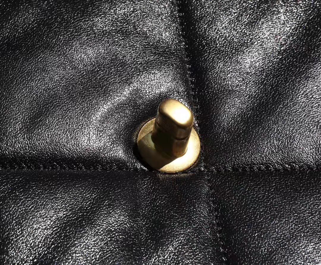 CHANEL 19 LARGE HANDBAG AS1161B0485294305 - 画像 (4)