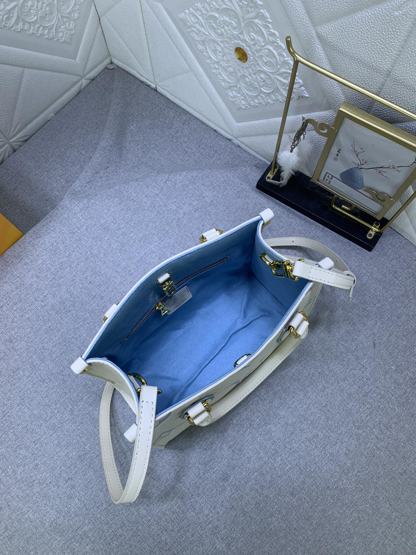 Louis Vuitton(ルイヴィトン) ONTHEGO バッグ 25x19cm - 画像 (8)