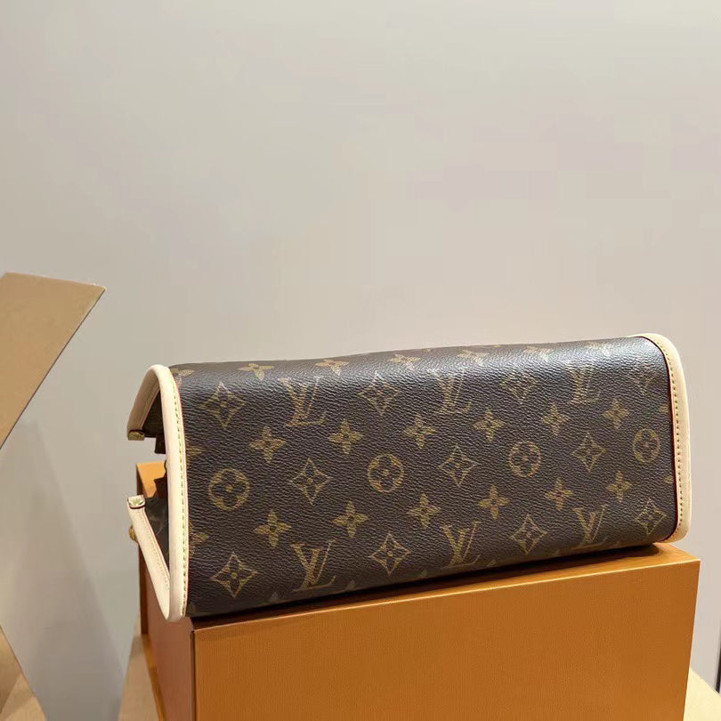 L&v Popincourt Haut ゴールデンボール 三角バッグ - 画像 (4)