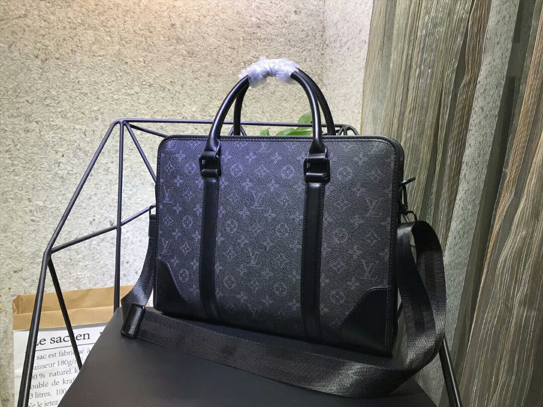 Louis Vuitton (ルイヴィトン) メッセンジャーバッグ 26x29x5cm - 画像 (6)